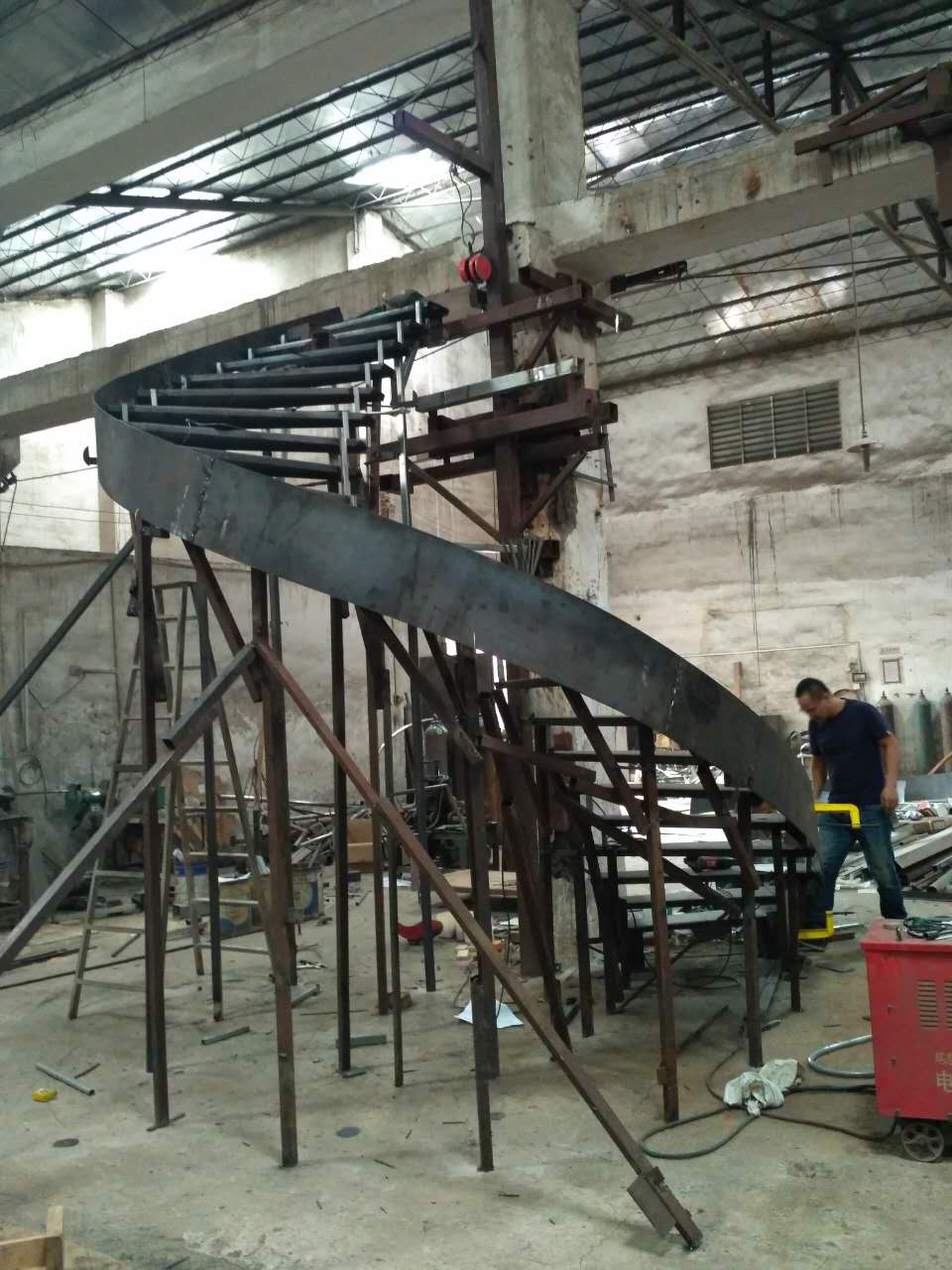 curved staircase assemble in factory